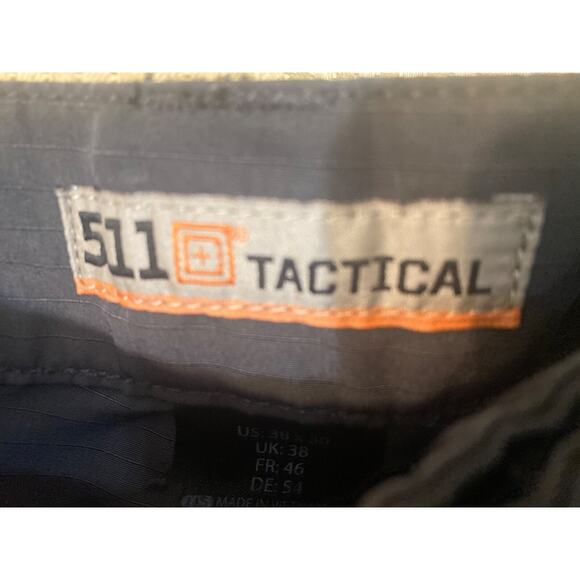 Tactical 5.11 Men’s Charcoal Cargo Pants Measures 38x30 - Picture 3 of 8